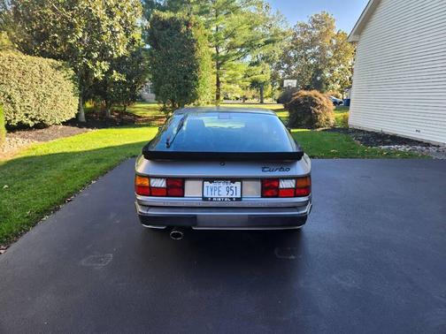 1987 Porsche 944 Turbo 2dr Hatchback