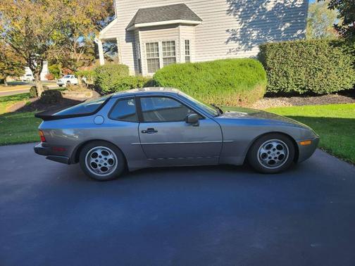1987 Porsche 944 Turbo 2dr Hatchback