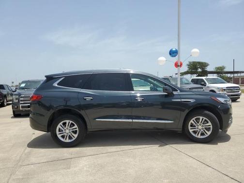 Photo 4 of 27 of 2020 Buick Enclave Essence