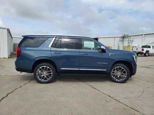 Metallic 2026 GMC Yukon Elevation