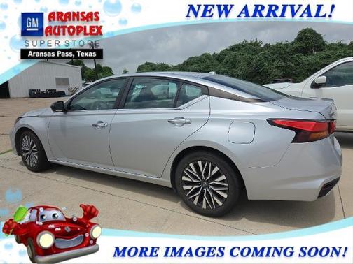 Brilliant Silver Metallic 2024 Nissan Altima 2.5 SV