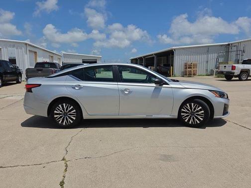 Brilliant Silver Metallic 2024 Nissan Altima 2.5 SV
