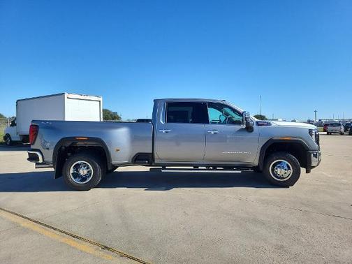 2026 GMC Sierra 3500 SLT