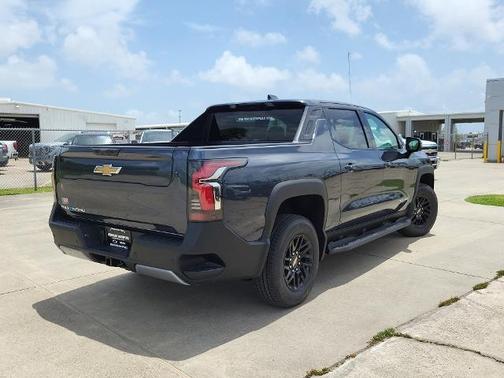 2025 Chevrolet Silverado EV LT