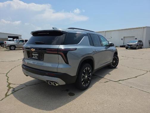 Sterling Gray Metallic 2026 Chevrolet Traverse LT