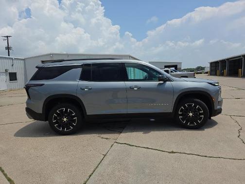 Sterling Gray Metallic 2026 Chevrolet Traverse LT