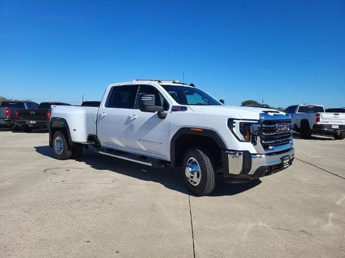 2026 GMC Sierra 3500 SLE