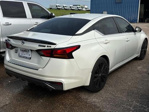 2022 Nissan Altima 2.5 SR