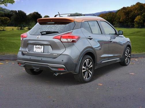 2020 Nissan Kicks SR