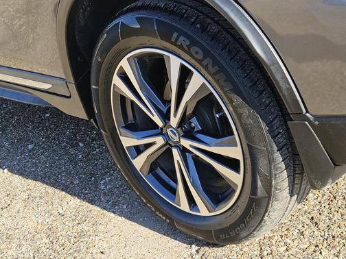 2017 Nissan Rogue SL