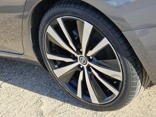 2022 Nissan Altima 2.0 SR