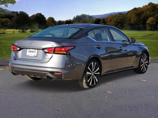 2022 Nissan Altima 2.0 SR