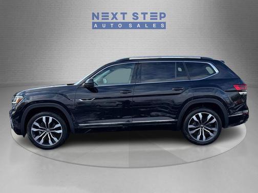 Deep Black 2021 Volkswagen Atlas 3.6L SEL Premium