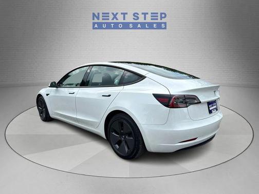 Pearl White Multi-Coat 2023 Tesla Model 3 Standard Range