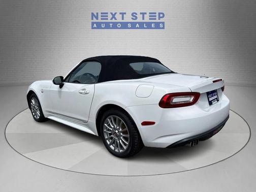 Bianco Gelato White 2017 FIAT 124 Spider Base