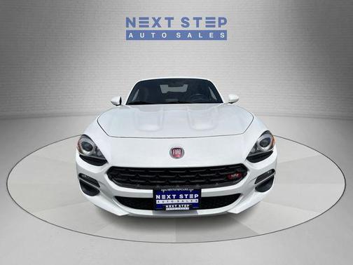Bianco Gelato White 2017 FIAT 124 Spider Base