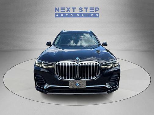Black Sapphire Metallic 2020 BMW X7 xDrive40i