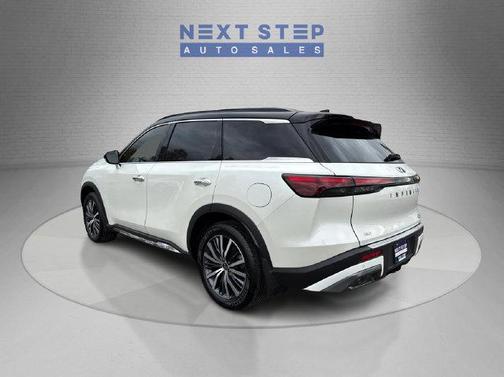 Majestic White/Black Obsidian 2023 INFINITI QX60 AUTOGRAPH