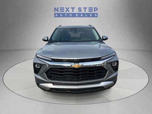 Sterling Gray Metallic 2024 Chevrolet Trailblazer LT