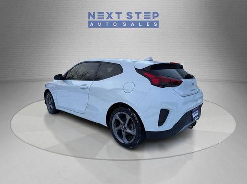 2019 Hyundai Veloster 2