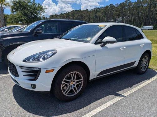 White 2018 Porsche Macan Sport Edition