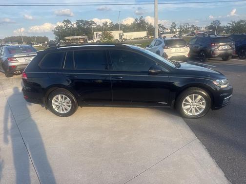 2018 Volkswagen Golf SportWagen TSI S