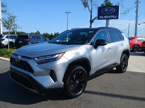 2022 Toyota RAV4 Hybrid SE