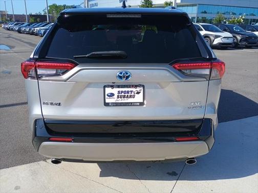 2022 Toyota RAV4 Hybrid SE