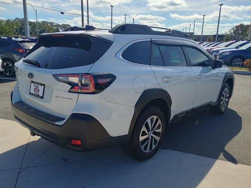 2025 Subaru Outback Base