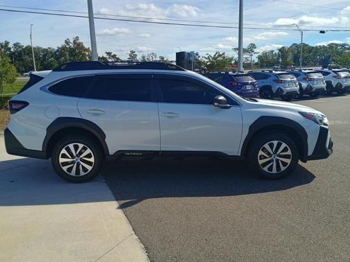 2025 Subaru Outback Base