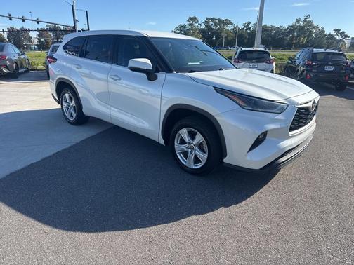 2021 Toyota Highlander LE