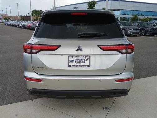 2022 Mitsubishi Outlander ES 2.5 2WD