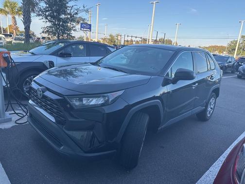 2022 Toyota RAV4 LE
