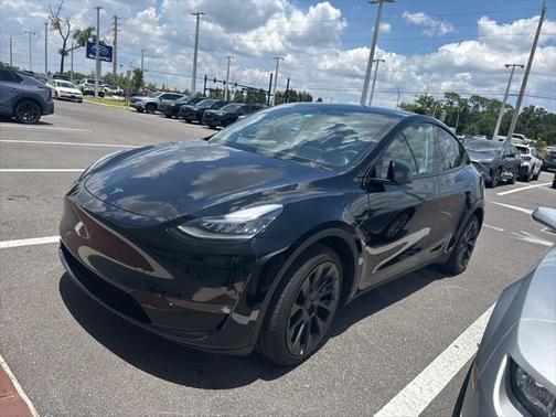 2022 Tesla Model Y Long Range Dual Motor All-Wheel Drive