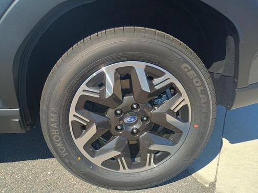 2025 Subaru Forester Base