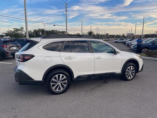 2022 Subaru Outback Premium