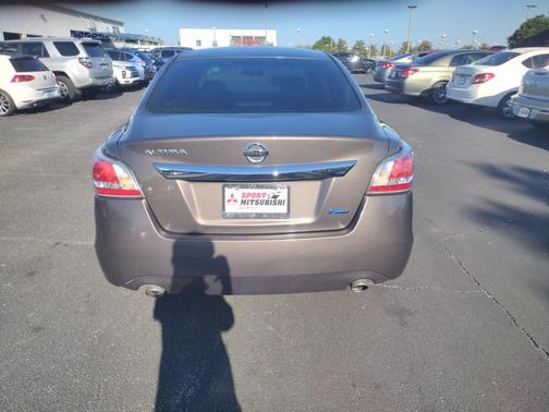 Photo 5 of 21 of 2014 Nissan Altima 2.5