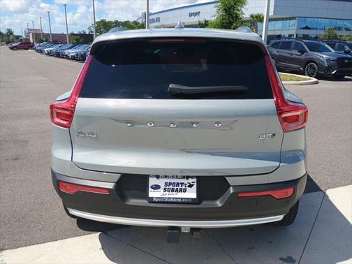 2025 Volvo XC40 B5 Plus Bright Theme