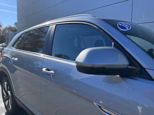 2024 Volkswagen Atlas Cross Sport 2.0T SE w/Technology