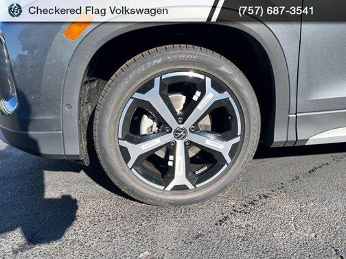 platinum gray metallic 2026 Volkswagen Tiguan 2.0T SE