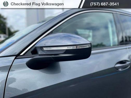 platinum gray metallic 2026 Volkswagen Tiguan 2.0T SE 4MOTION