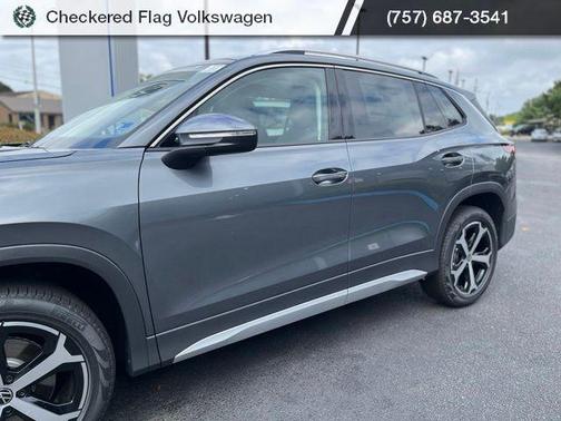 platinum gray metallic 2026 Volkswagen Tiguan 2.0T SE 4MOTION