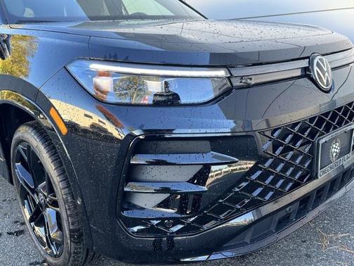 2026 Volkswagen Tiguan 2.0T SE R-Line Black 4MOTION