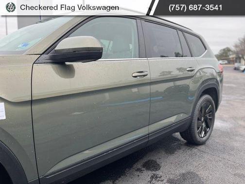 Avocado Green Pearl 2026 Volkswagen Atlas 2.0T SE w/Technology 4MOTION