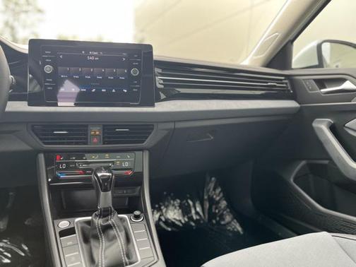 2026 Volkswagen Jetta 1.4T SE