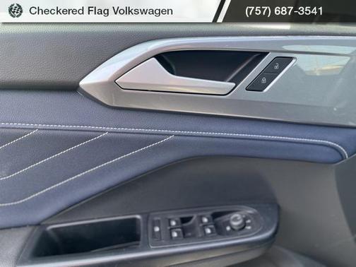 2025 Volkswagen Taos 1.5T SEL