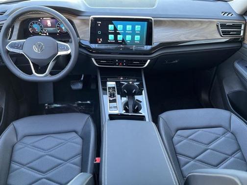 2025 Volkswagen Atlas 2.0T SE w/Technology 4MOTION