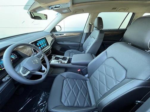 2025 Volkswagen Atlas 2.0T SE w/Technology 4MOTION