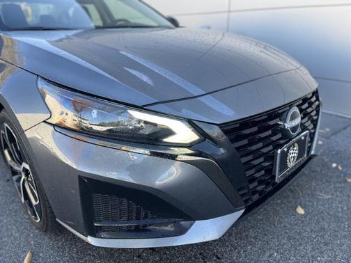 2025 Nissan Altima SR FWD