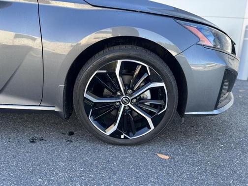 2025 Nissan Altima SR FWD